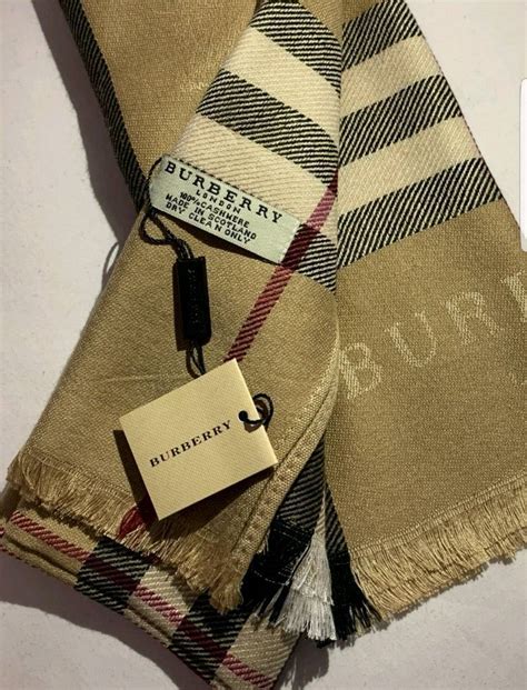 κασκολ burberry